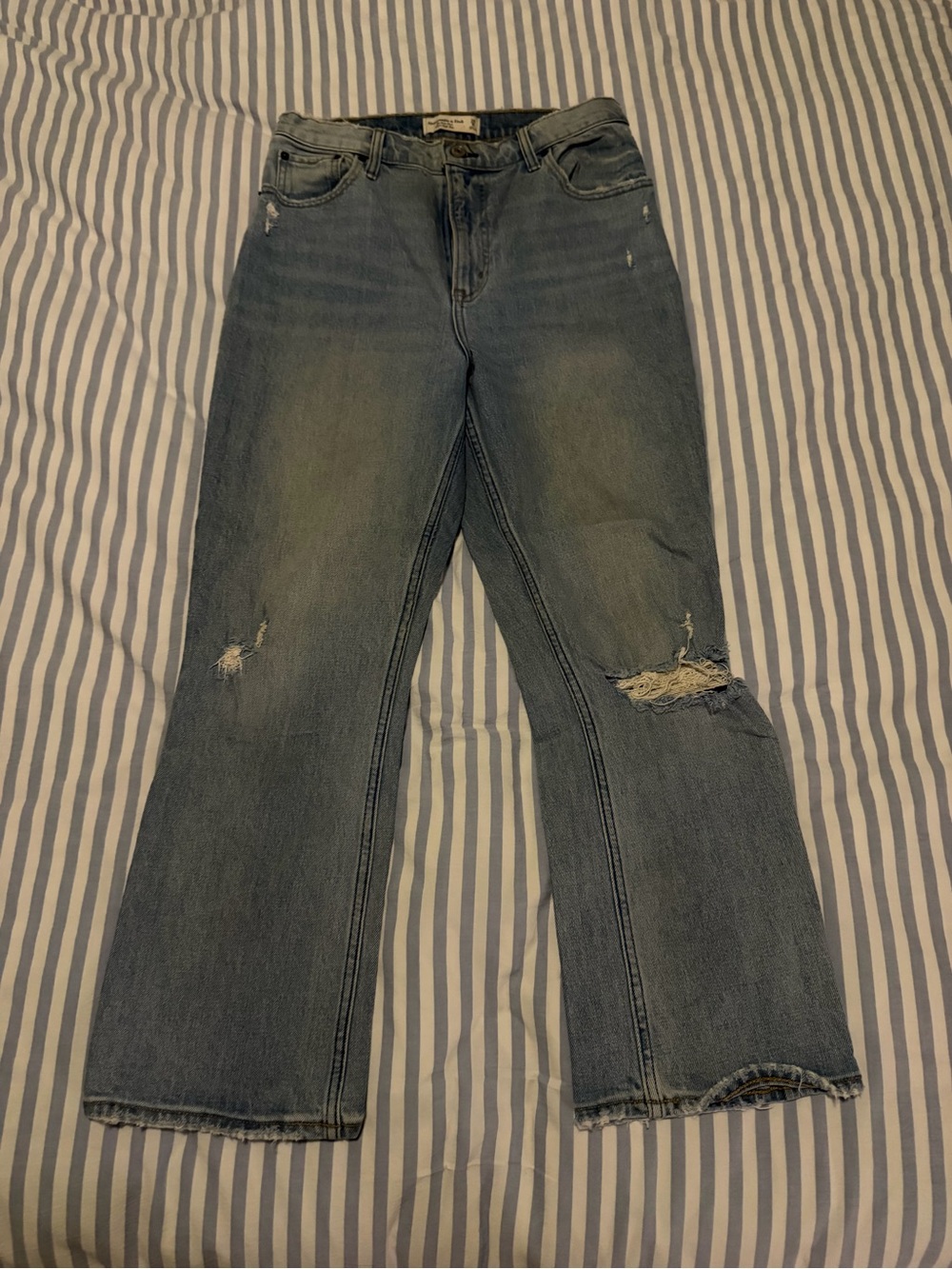 Abercrombie Kick Flare Classic Light Blue Distressed Women’s Jeans